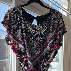 WHBM belted cap sleeve knit dress in black & pinks